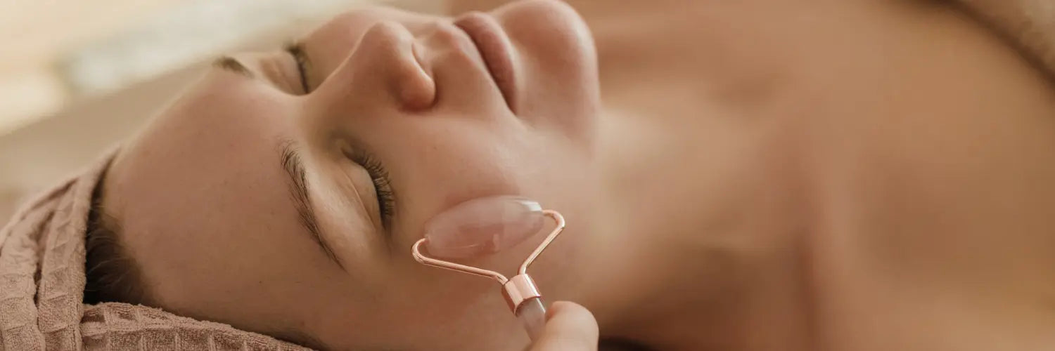 Les-Bienfaits-du-Massage-Facial-Quotidien-Un-Rituel-Beauté-Indispensable Mundo Image