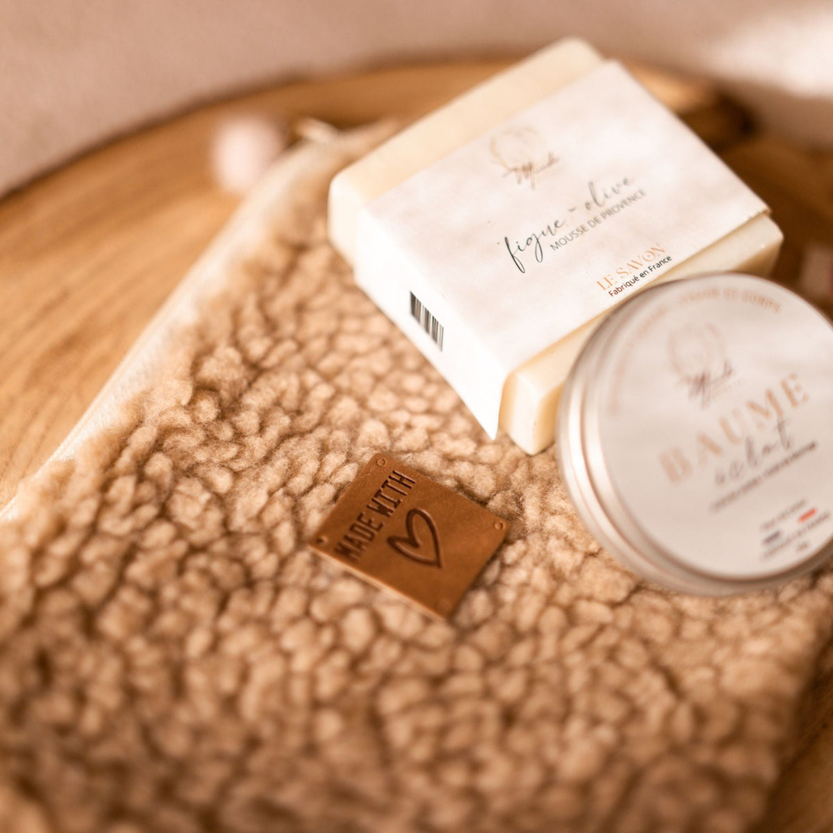 Coffret Beauté Made in Provence – Pochette Teddy, Baume Éclat 25g & Savon Mousse de Provence Mundo