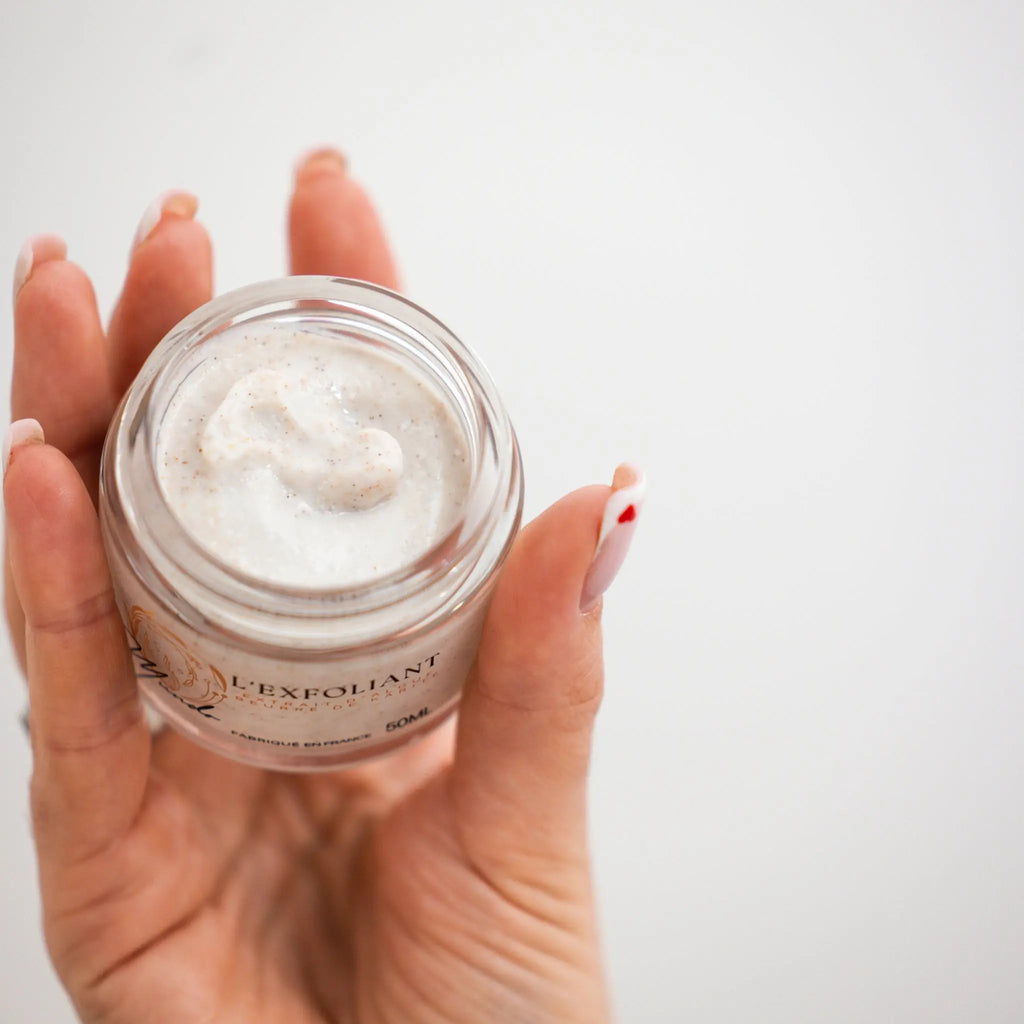 Photo du gommage visage Mundo laissant apparaitre la texture